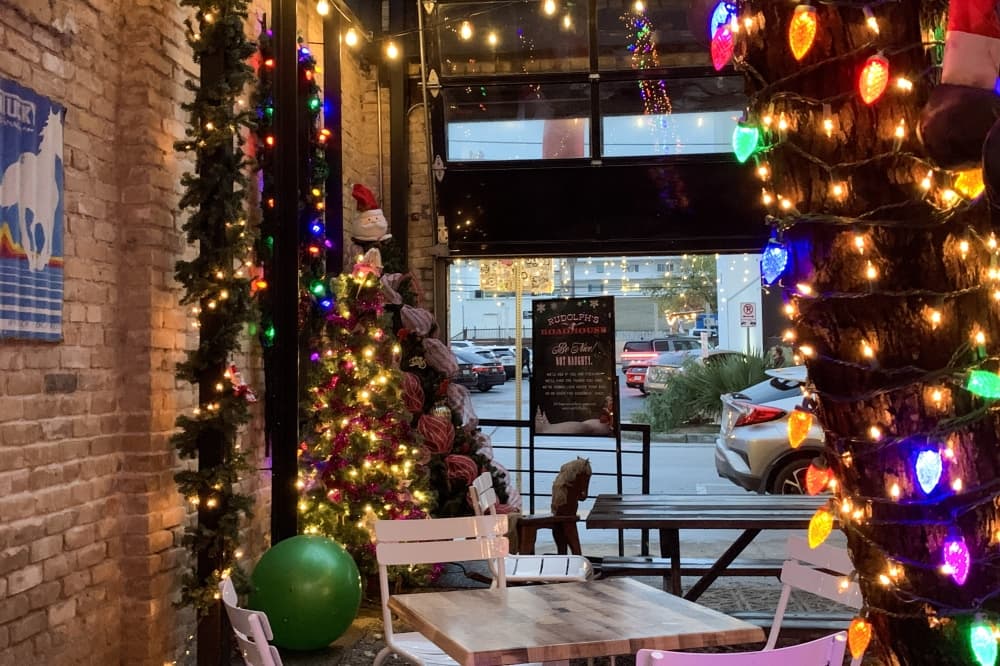 15 Austin holiday bars to sip your way through the jolly season