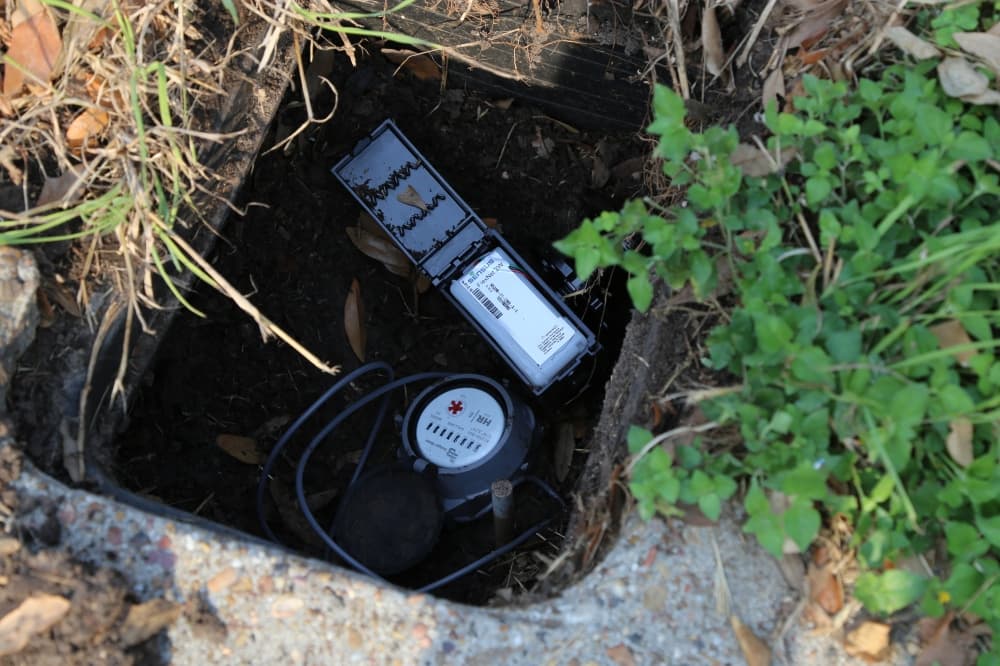 Houston Public Works installs 125,000 new water usage meters