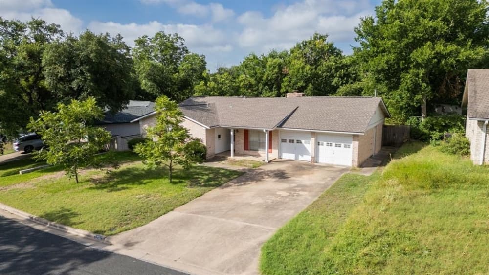 Central Austin median home prices slightly increase in November year over year