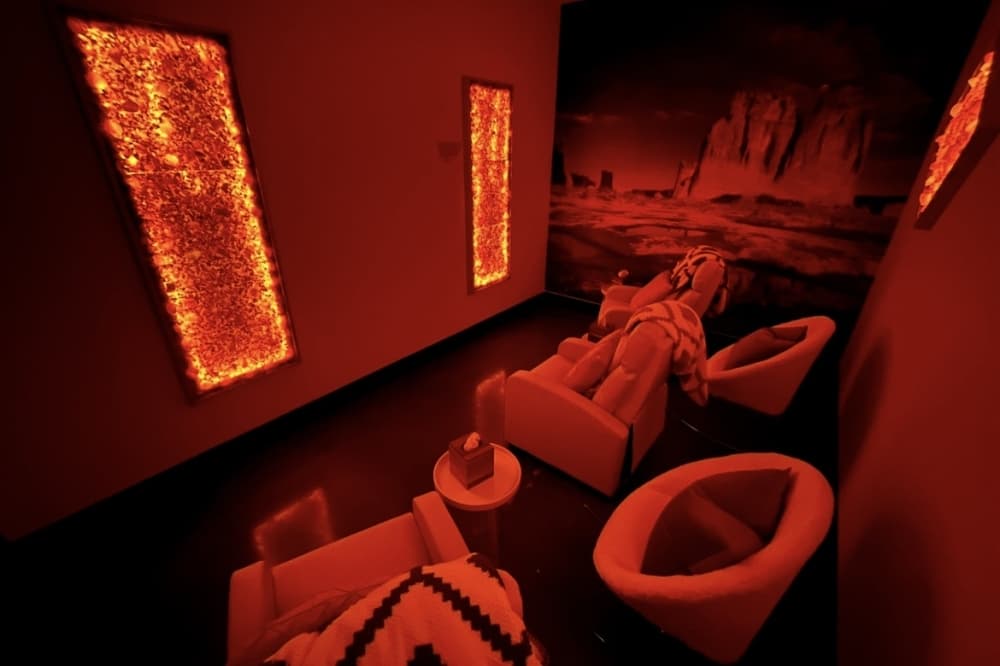 red light therapy room