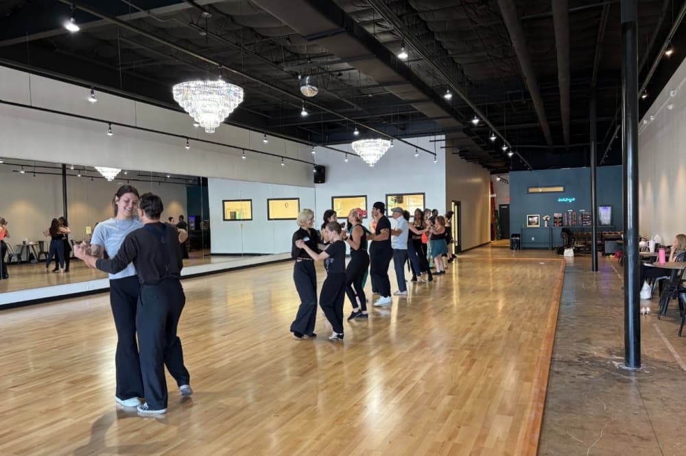 Blue Moon Dance Co. offering lessons in swing, country and more in South Austin