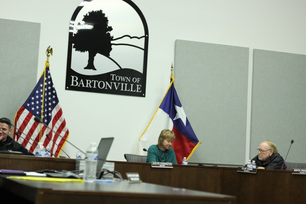 Bartonville officials approve new trash, recycling collection contract