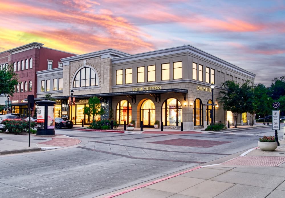 store exteriors in Market Street