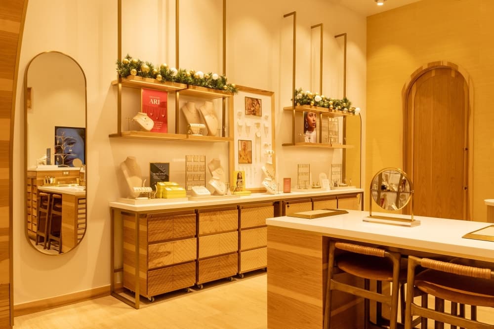 Kendra Scott relocates in Baybrook Mall