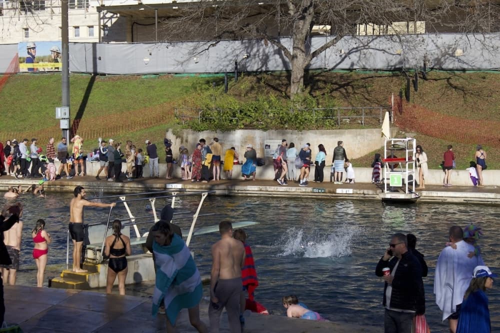 Austinites dive head-first into new year with polar plunge