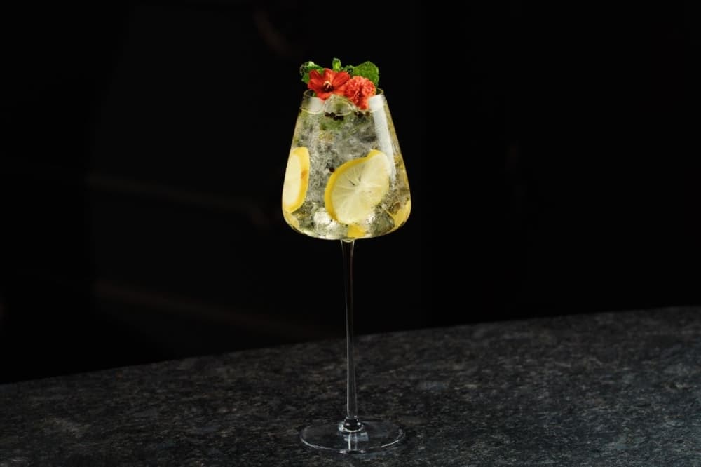 Santé Lounge serves 'sophisticated' cocktails in Upper Kirby