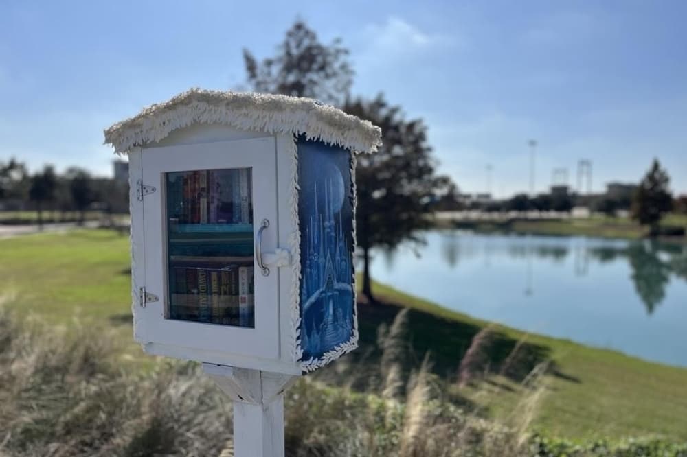 Sugar Land unveils 5 little libraries throughout town