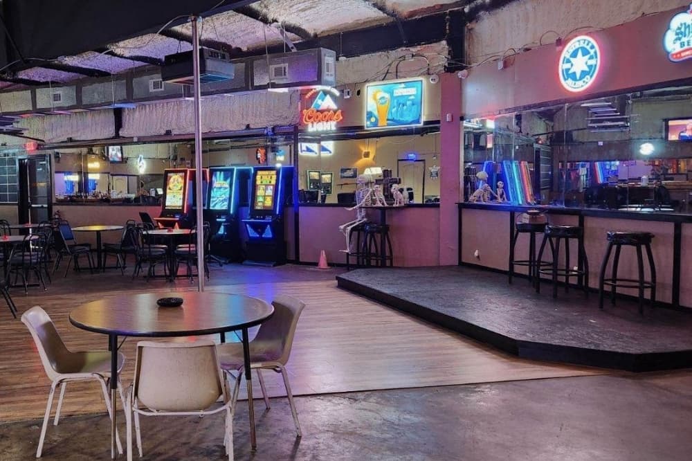 Montana’s Saloon opens 4th Greater Houston-area bar in New Caney