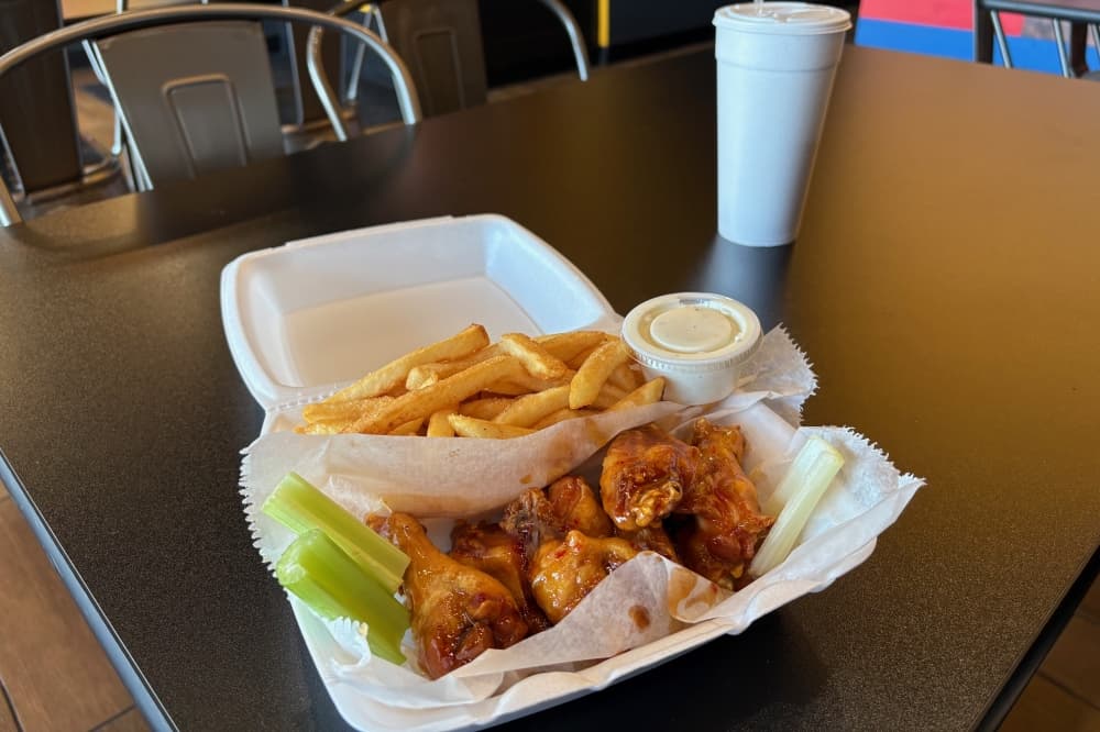 Wing Dash now serving wings, sandwiches in Lewisville