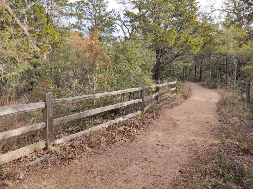 An image of the ridge trail. 