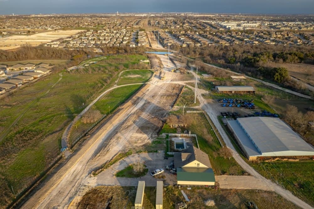 Extension to Old Settlers Boulevard underway in Round Rock