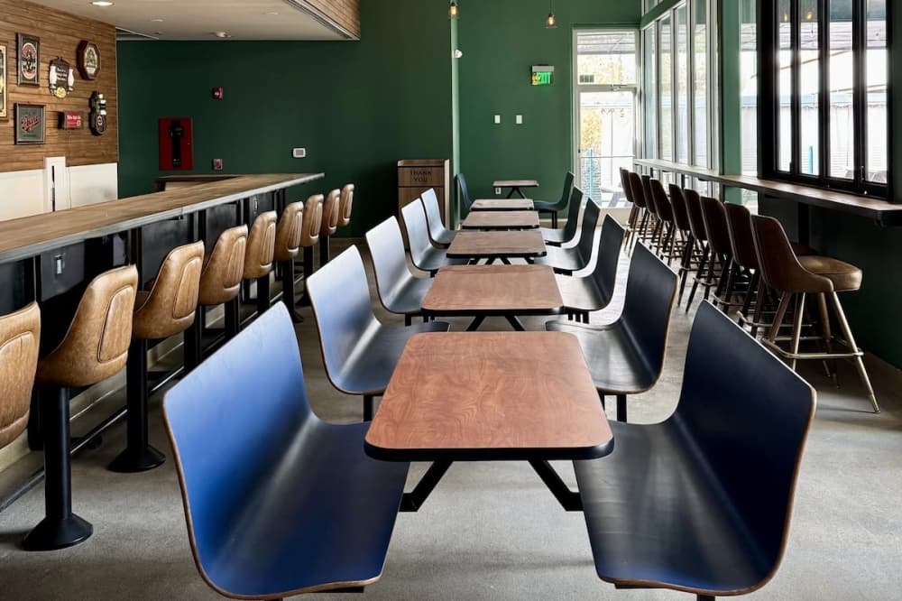 Neighborhood spot Handsome Dan's to offer sandwiches, beer in East Austin