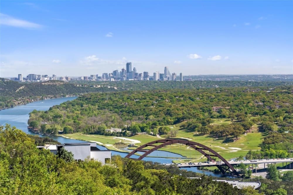 Median home prices mixed for areas of Lake Travis, Westlake in December