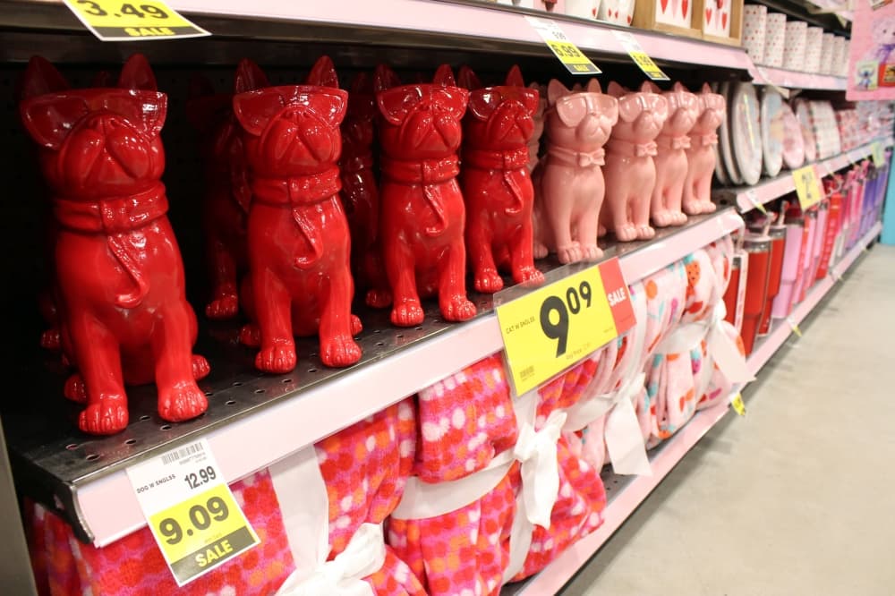 Valentine dog and cat statues. 