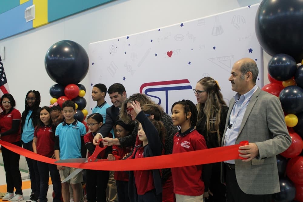School of Science and Technology Willow Creek celebrates opening in Spring