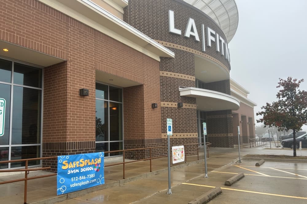 SafeSplash Swim School now offering swim lessons in Round Rock