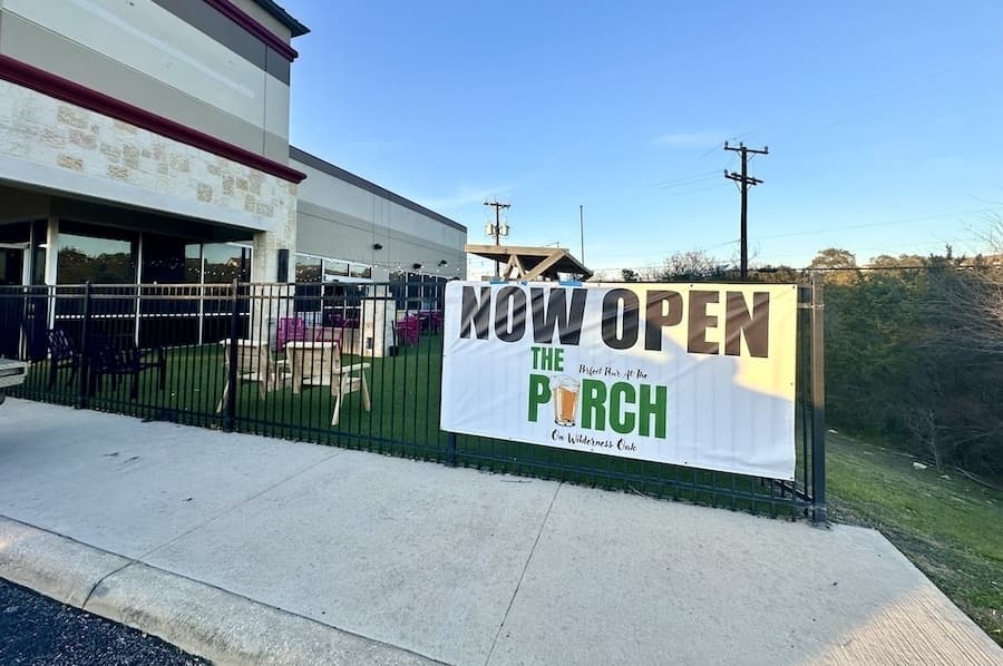 The Porch is co-owned by Tiana Garcia and offers beer and cocktails. (Thalia Guzman/Community Impact)
