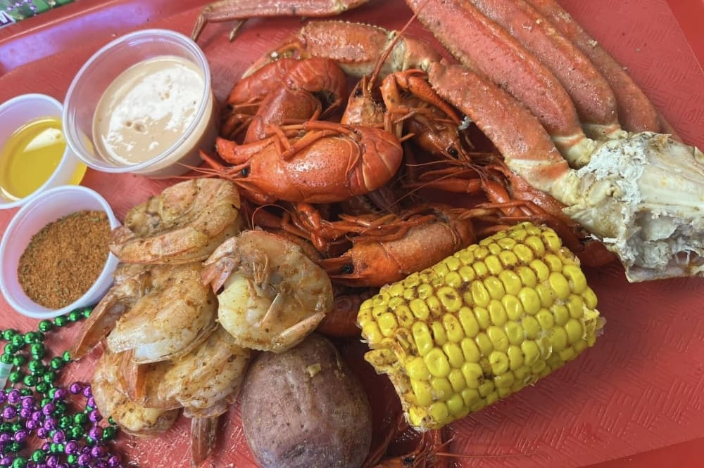 Takeout crawfish restaurant opens in League City