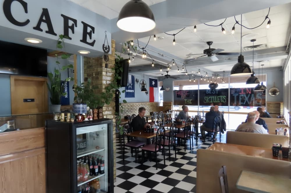 Customers are family at Lewisville’s WiscoTx Cafe
