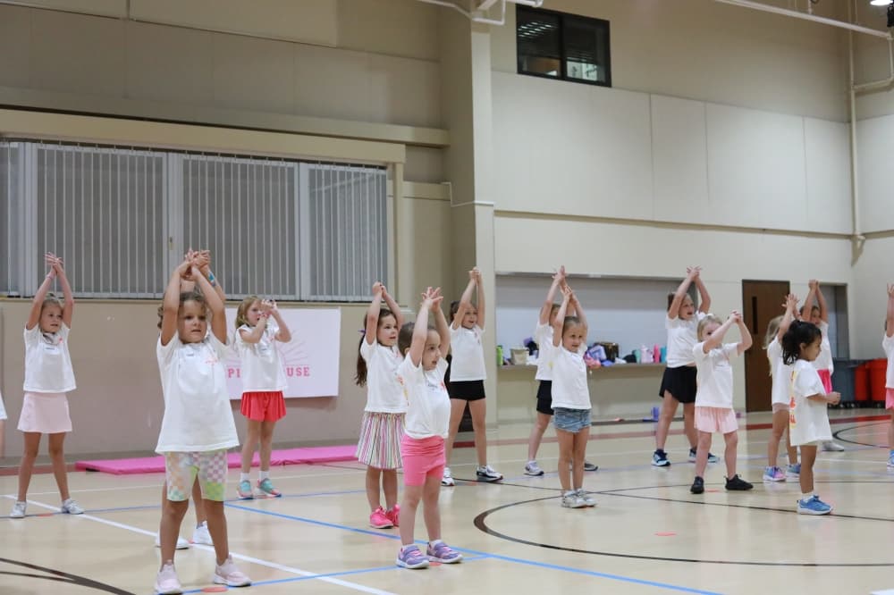 kids cheering 