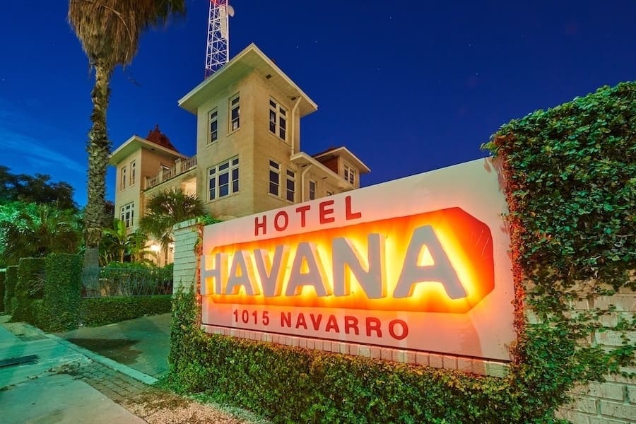 Hotel Havana will be hosting a special Valentine’s Day evening. Guests can expect music from DJ Kinn, specialty cocktails and a night filled with friendship. (Courtesy Hotel Havana)