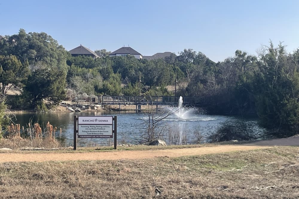 Rancho Sienna residents have access to a fishing pond and more than four miles of hiking trails. (Claire Shoop/Community Impact)