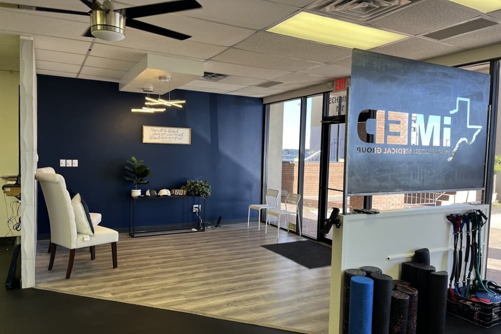 iMed Integrated Medical Group offers chiropractic services in Georgetown
