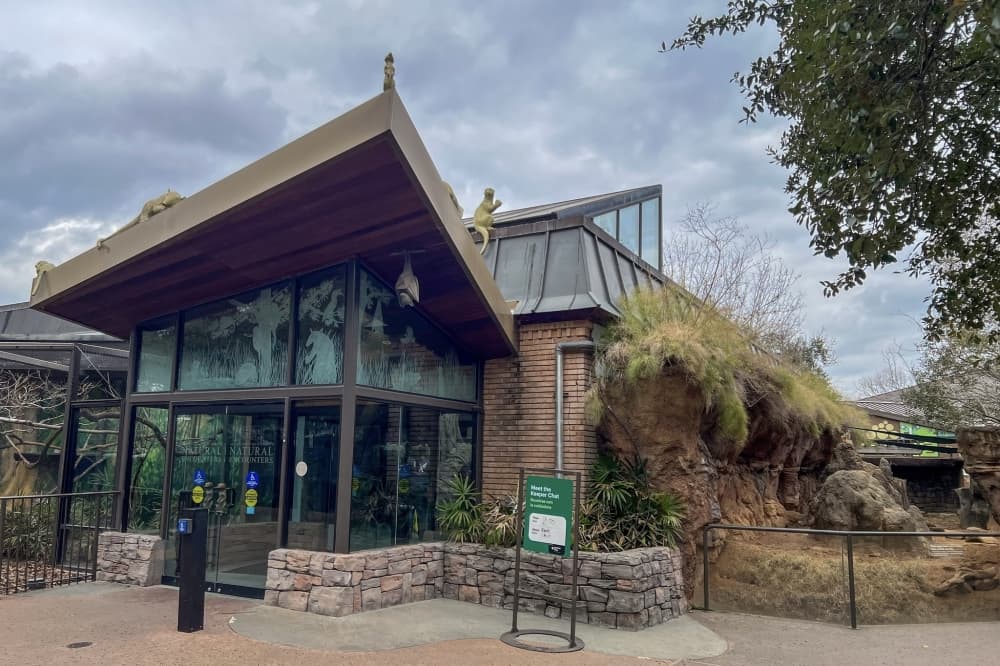 Houston Zoo to close Carruth Natural Encounters building