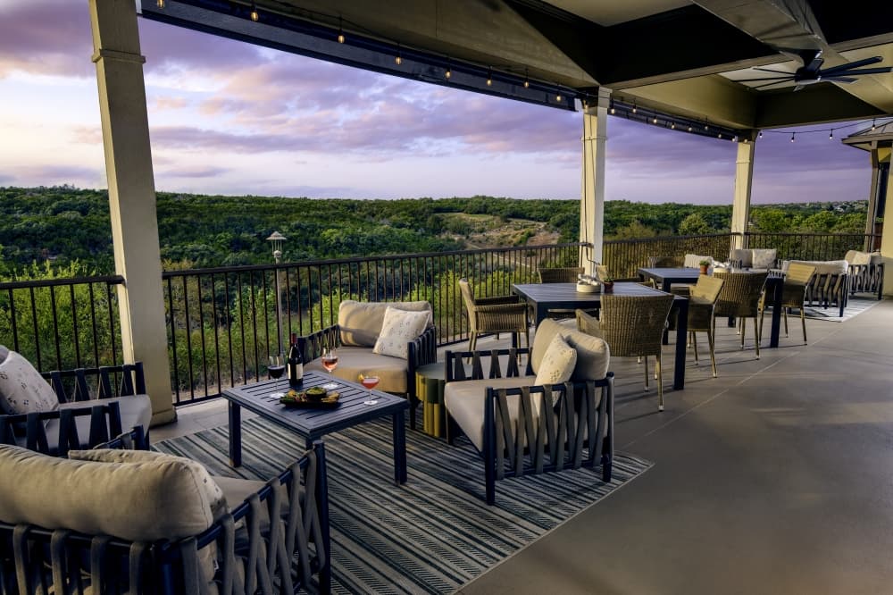 Twin Creeks Country Club renovates dining room, bar