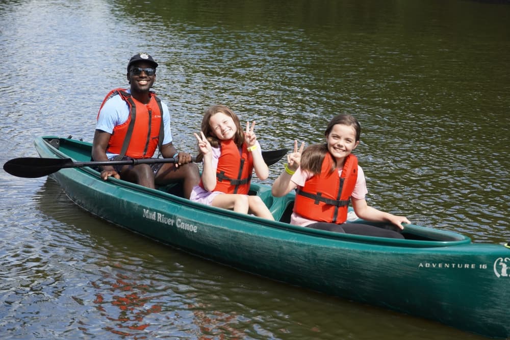 kids in a kayak