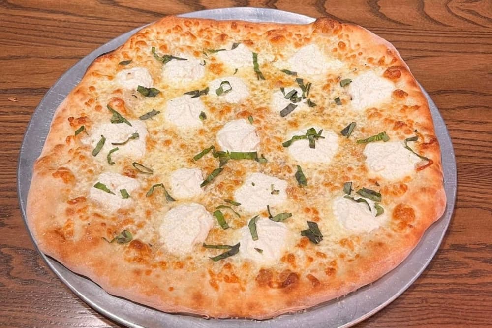 Emiliano's Pizzeria serving up slices, more along FM 2978