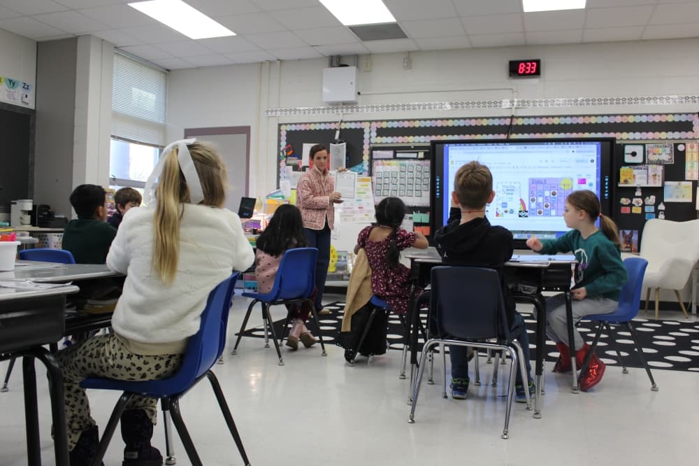 Eanes ISD prepares to close Valley View Elementary, cut Spanish Immersion program