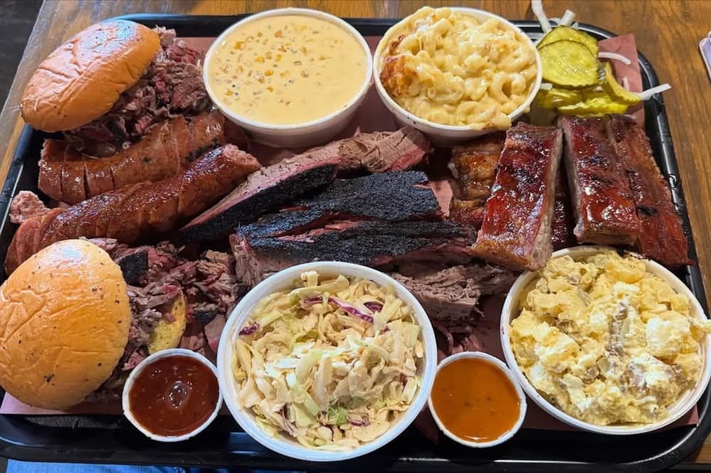 'Salt, pepper and love': Bubby's BBQ brings backyard atmosphere with passionate meals