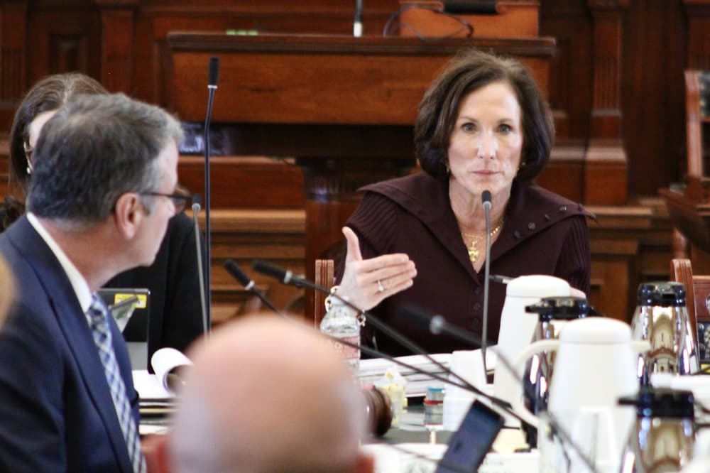Texas Senate bills target nutrition standards in public schools, grocery stores