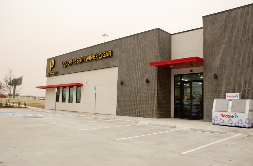 Pelican Liquor store exterior