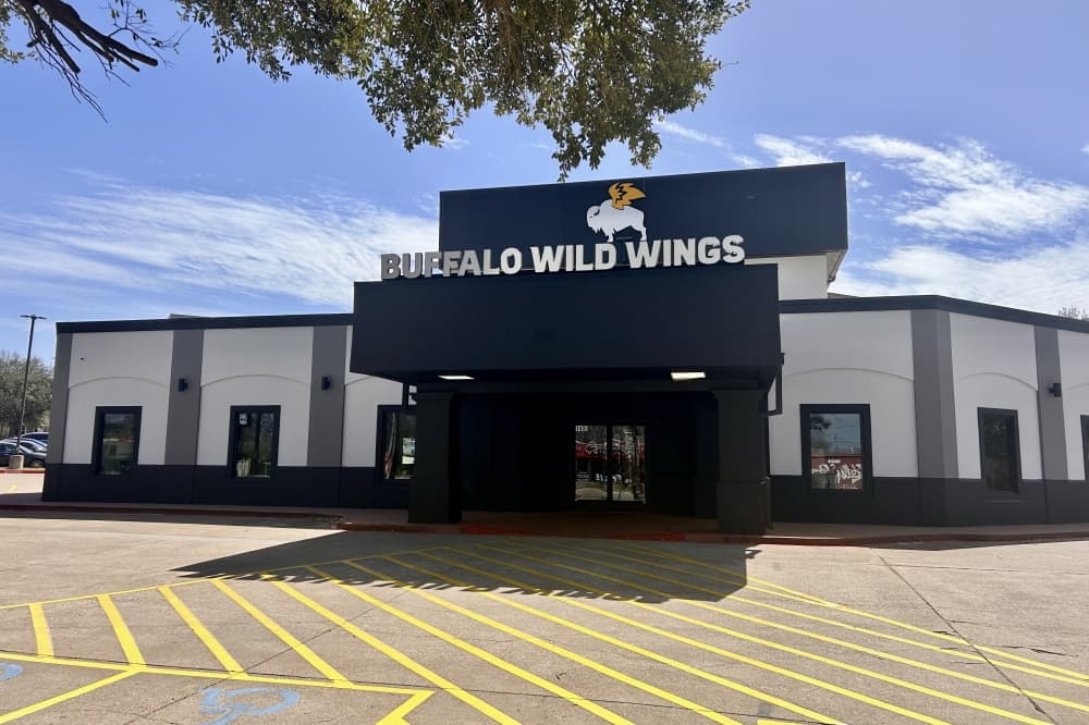The new Buffalo Wild Wings opened in San Marcos at 1400 Aquarena Springs Drive. (Jamie Moore/Community Impact)