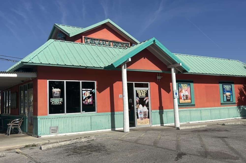 A Bahama Buck's dessert shop location is shown in Universal City, Texas.