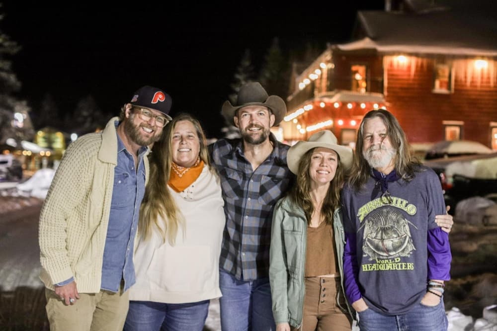 An image of the band. 
