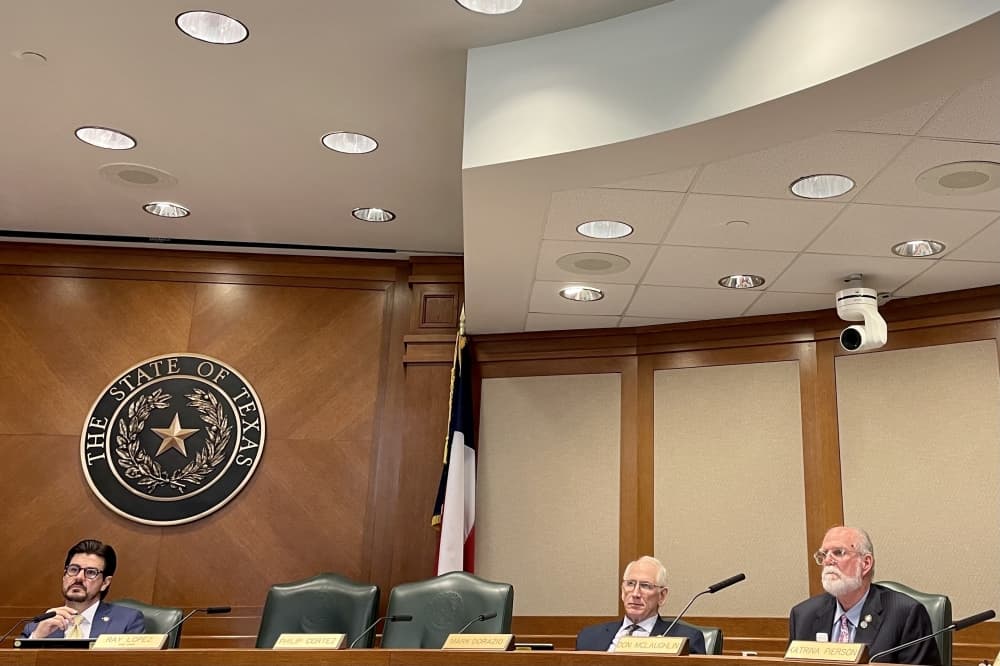 Schools, law enforcement would craft annual school safety plans under Texas House bill