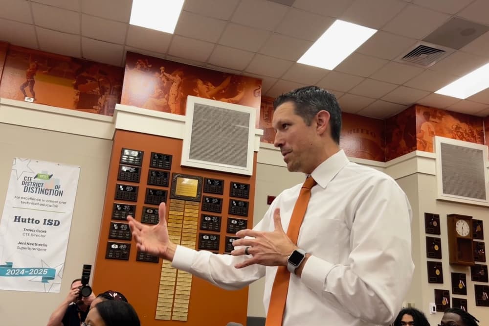 Hutto ISD names Eric Johnson as first principal for Lee Martinez Elementary School