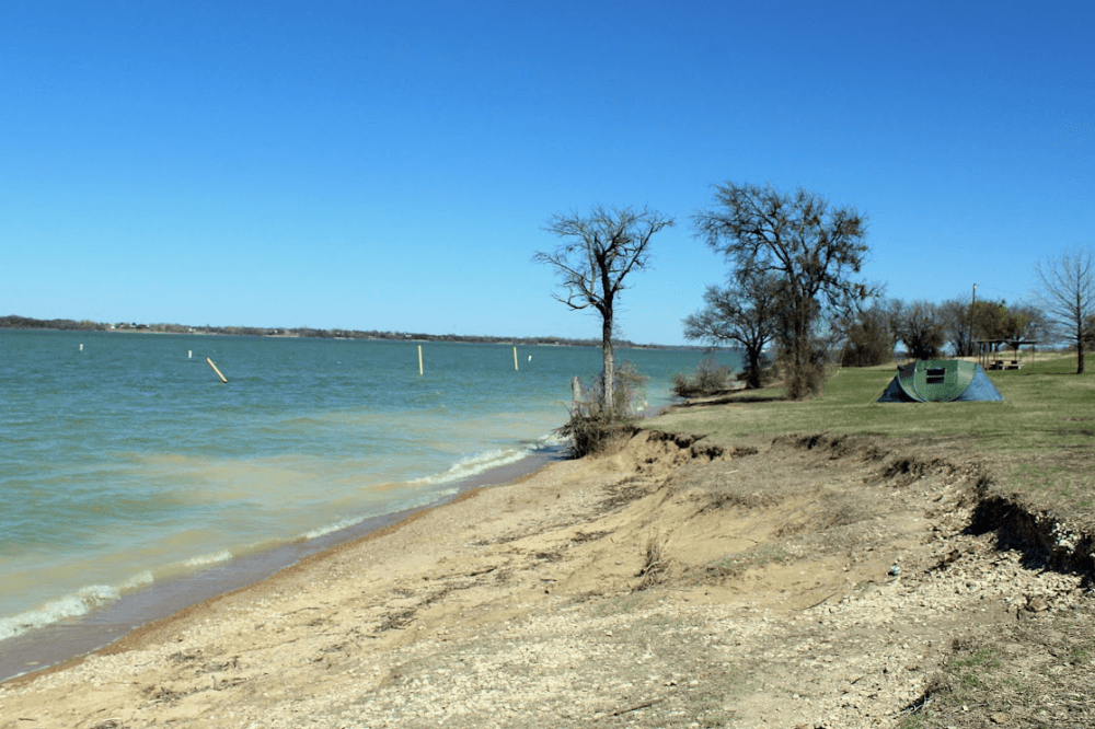 9 lakes in the Dallas-Fort Worth area to visit this spring, summer