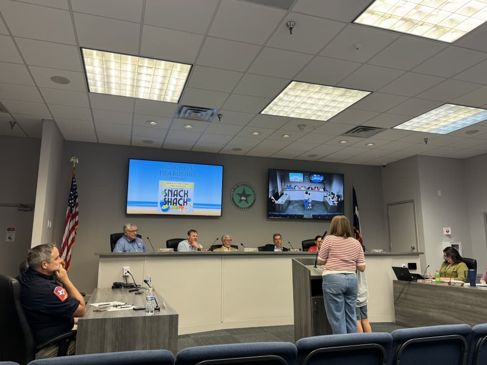 Hollywood Park renews Snack Shack program