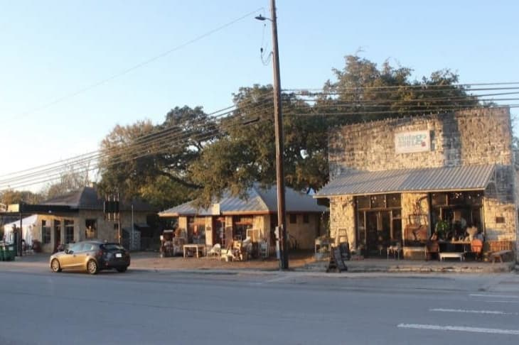 Mercer Street sidewalk now open in Dripping Springs