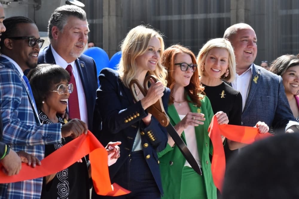 Ribbon cutting ceremony debuts $230M Fort Worth City Hall