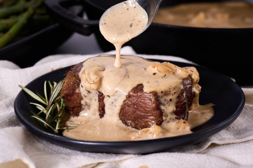beef filet with bourbon cream sauce