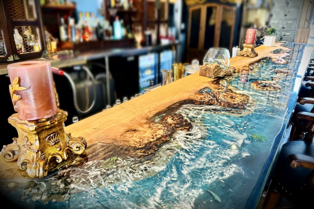 restaurant bar