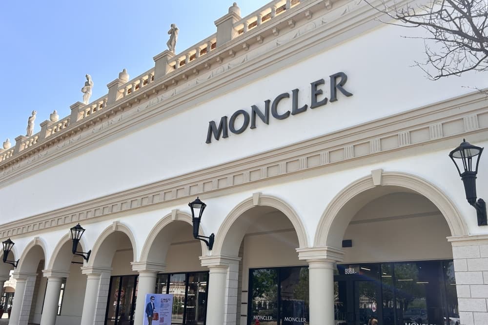 Moncler opens in the San Marcos Premium Outlets