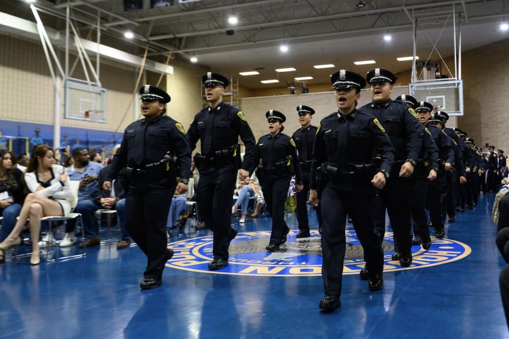 Houston police seek salary hike to help stagnant staffing