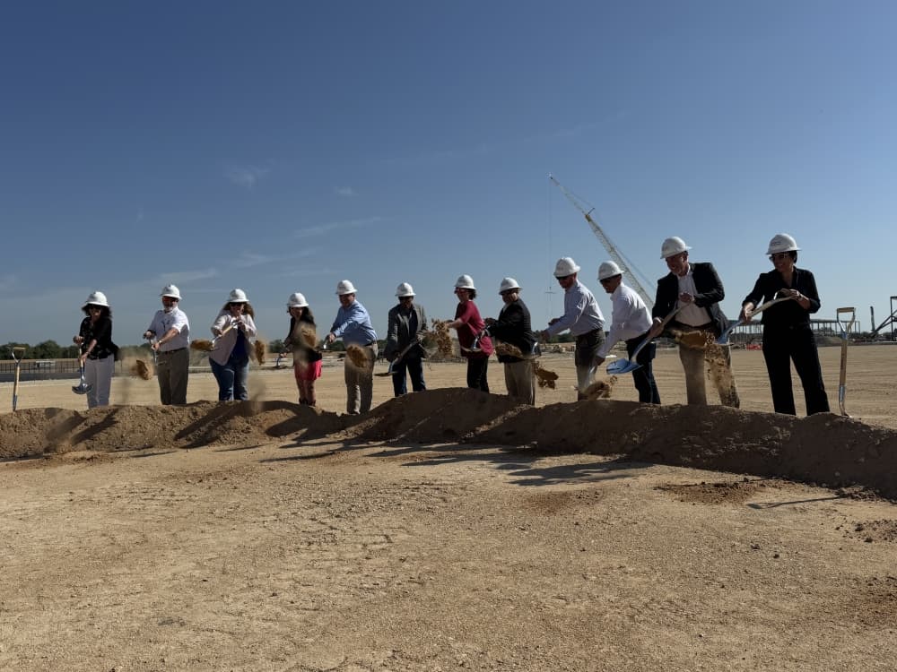 The new hotel, which is expected to be complete by 2027, will include approximately 300 rooms and a 30,000 square foot convention center. (Steve Guntli/Community Impact)