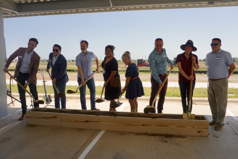 Sendero groundbreaking